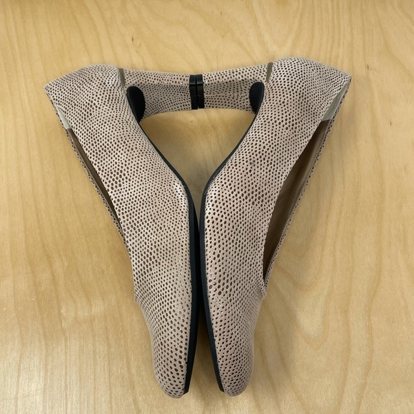 VANELI Dayle Leather Pumps w/Abstract Dotted Pattern Taupe Size 9.5 - Picture 7 of 11